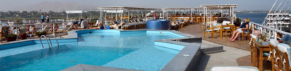 Zwembad op zonnedek M/S Nil Marquise