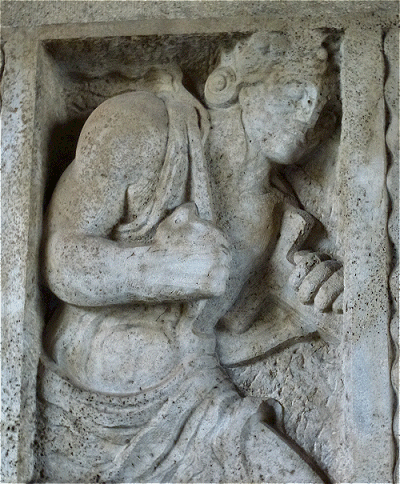 Sculptuur in poortmuur&nbsp;Landungsbr�cken - Matroos