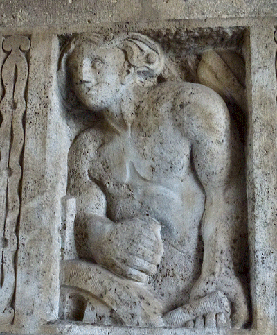 Sculptuur in poortmuur&nbsp;Landungsbr�cken - Schipper