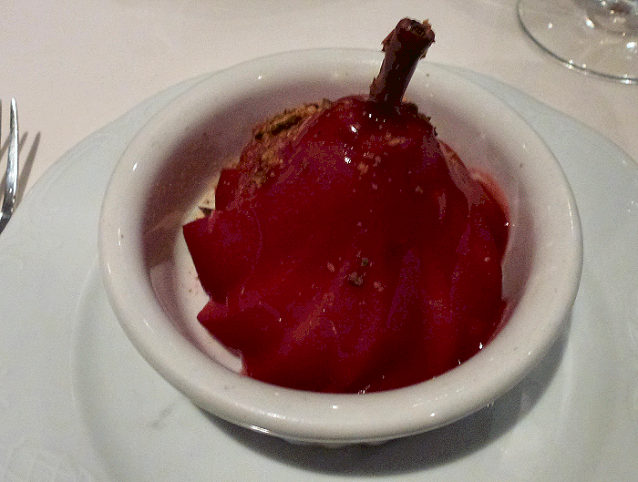 Nagerecht - peer in rode wijnsaus