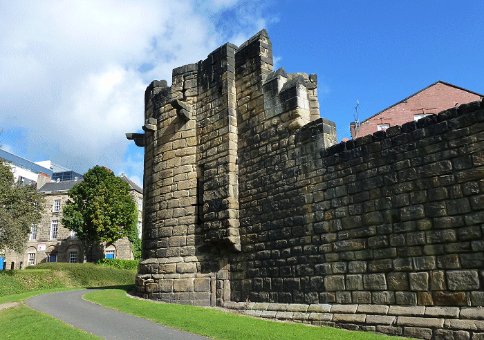 Stadsmuur met verdedigingstoren