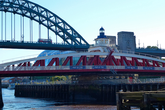 Voor: Swing&nbsp;Bridge - achter:&nbsp;Tyne Bridge