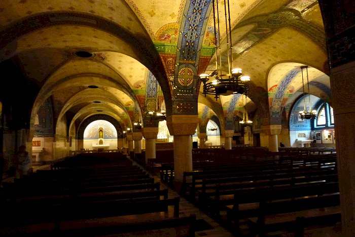 Crypte&nbsp;basiliek&nbsp;H.&nbsp;Theresia