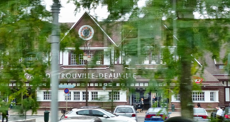 Station Deauville en Trouville