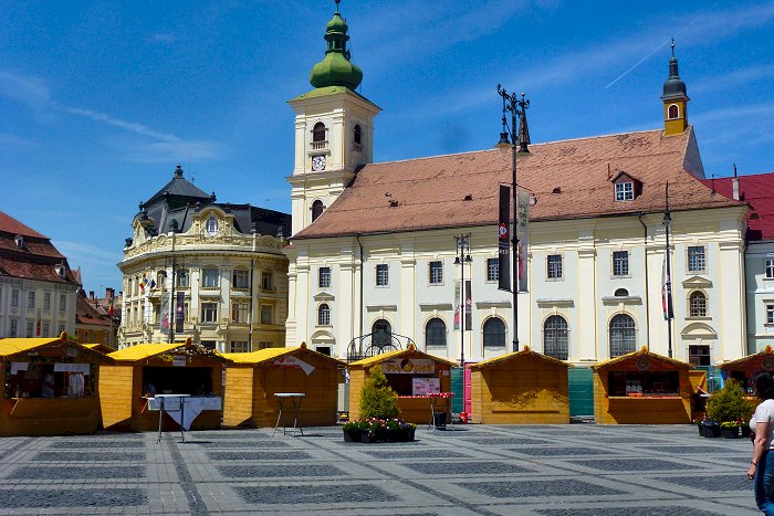 Piaţa&nbsp;Mare&nbsp;met&nbsp;Roman&nbsp;Catholic&nbsp;Cathedral