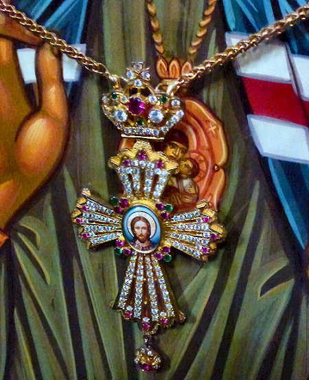 Echt&nbsp;kruis&nbsp;op&nbsp;icoon&nbsp;achter&nbsp;glas