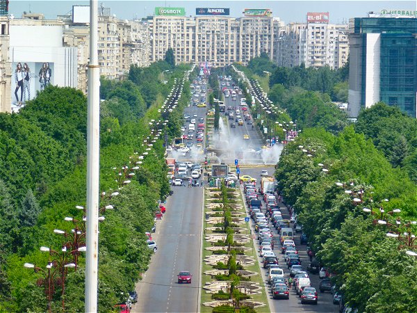 Vanaf&nbsp;balkon&nbsp;Parlementsgebouw, meer&nbsp;gezoomd