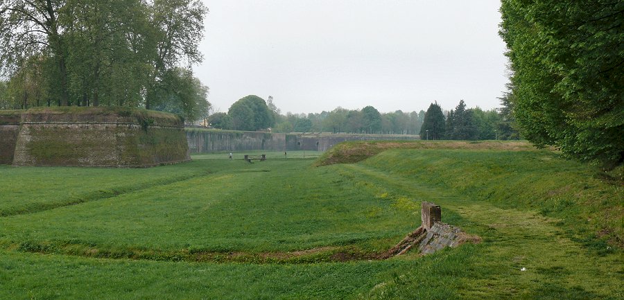 Buiten&nbsp;de&nbsp;stadsmuur