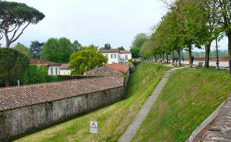Lopen&nbsp;over&nbsp;de&nbsp;muur