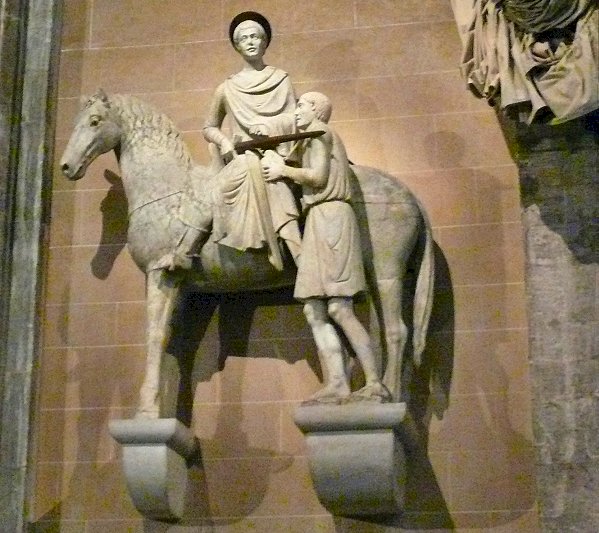 Standbeeld&nbsp;van&nbsp;Martinus&nbsp;van&nbsp;Tours&nbsp;op&nbsp;zijn&nbsp;paard