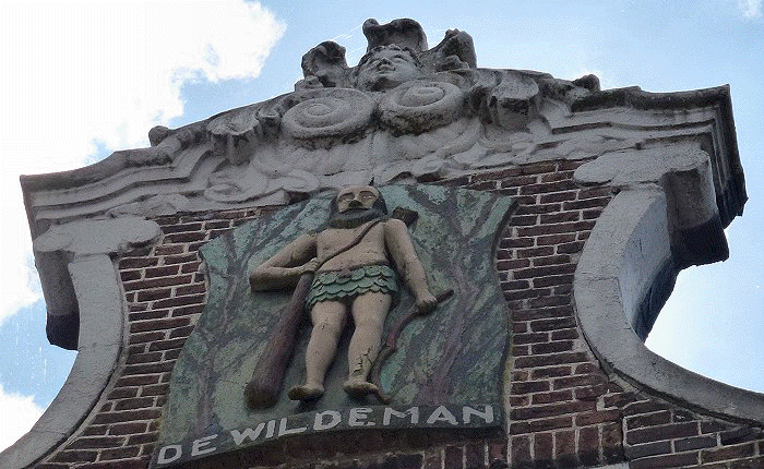 Klokgeveltje&nbsp;met&nbsp;ornamenten